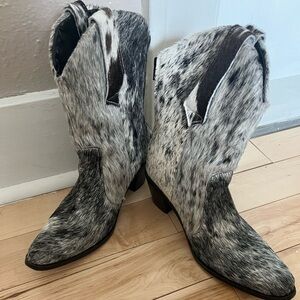 Cowhide boots size 7